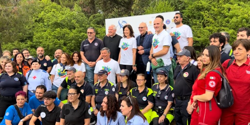 L'acchianata ecologica a Palermo: ripulito da centinaia di volontari il percorso che porta al santuario di Santa Rosalia