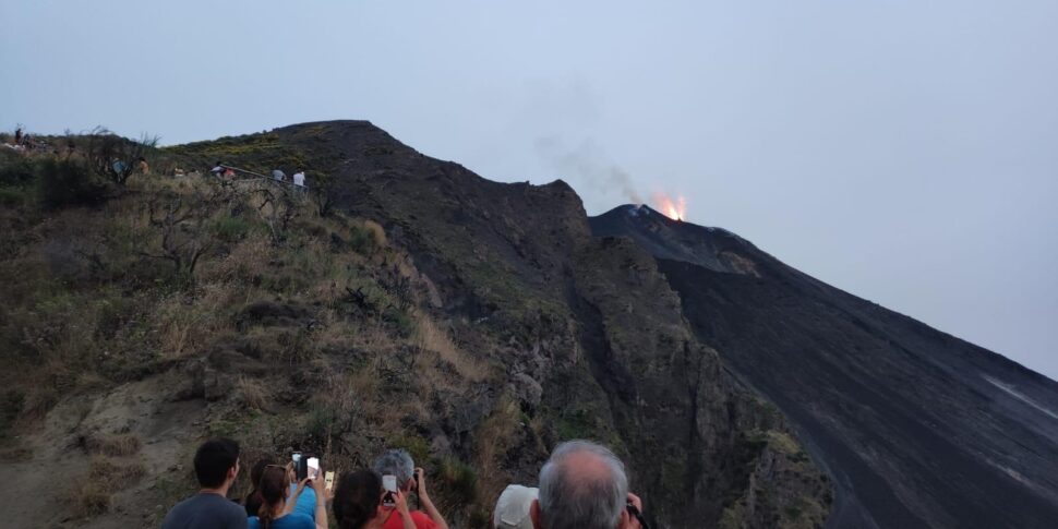 Stromboli, il cratere si può scalare solo fino a 290 metri