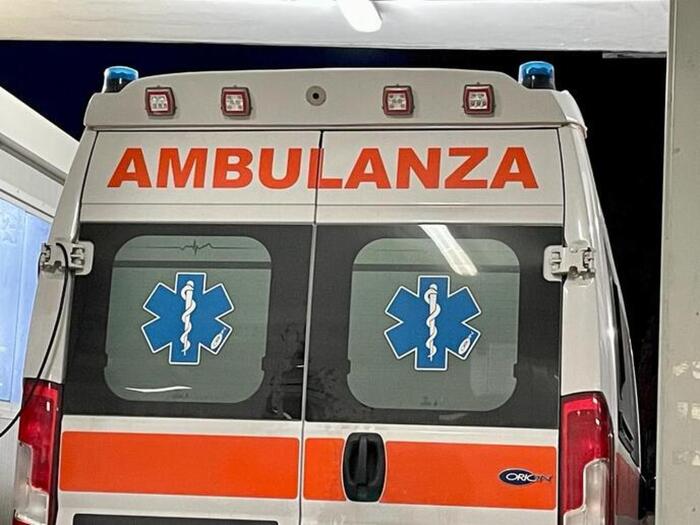 Donna e bimbo di 10 anni cadono in un pozzo, il piccolo è morto