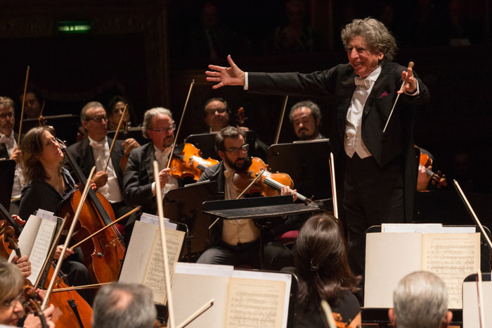 Ferro sul podio del Massimo con Schubert, Beethoven e Schumann