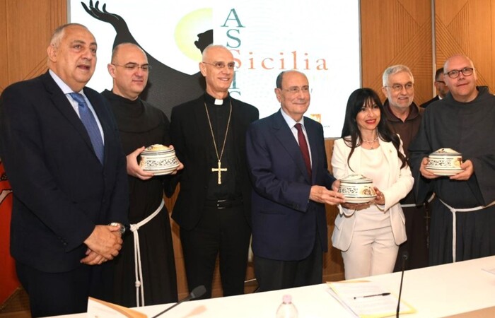 Sicilia ad Assisi, per offrire l'olio sulla tomba San Francesco