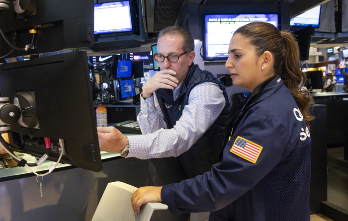 Wall Street apre in calo, Dj -0,56%, Nasdaq -0,28%