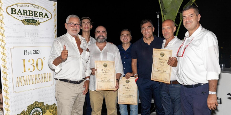 Palermo, gli impiegati dell'oleificio Barbera premiati per i 25 anni da dipendenti