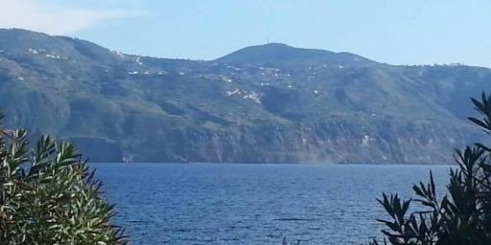 Lipari, furto in una casa di campagna e l'appello al ladro sui social