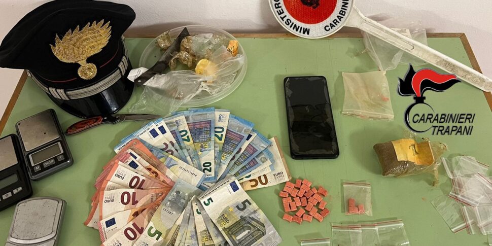 Dall'ecstasy all'hashish nella casa del pusher: arrestato a Petrosino