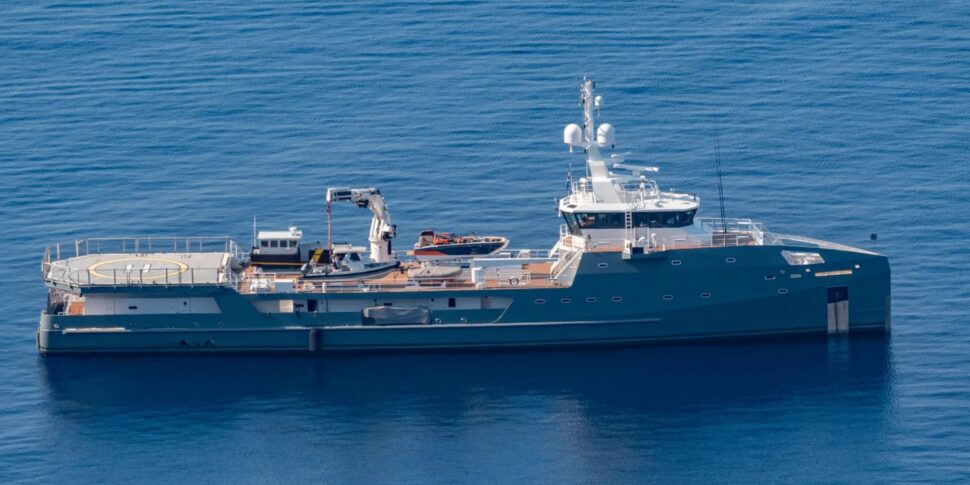 Lipari, il «patron» di Facebook con due mega yacht ha raggiunto le Eolie