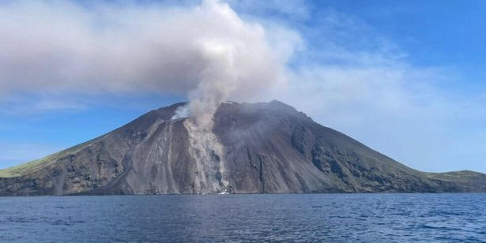 Stromboli, il vulcano riprende l’attività del cratere: assemblea con i residenti per ridurre i rischi