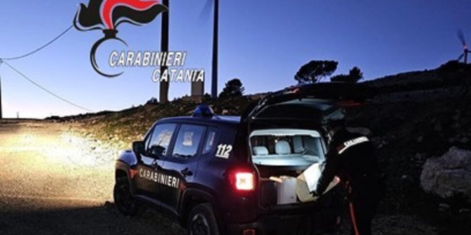 Licodia Eubea, due ladri di gasolio entrano in un cantiere: i carabinieri sono appostati e li arrestano