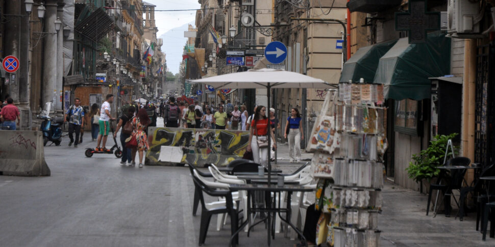 Movida a Palermo, controlli nella zona più pericolosa di via Maqueda: sequestrato un locale