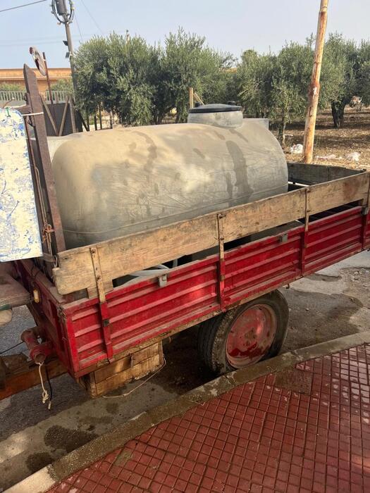 Siccità: agricoltore attinge a fontanella, mezzo sequestrato