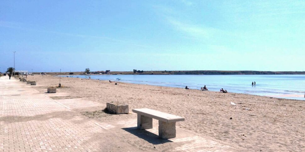 Marina di Priolo, settantenne salva dal mare mosso tre ragazze ma muore annegato