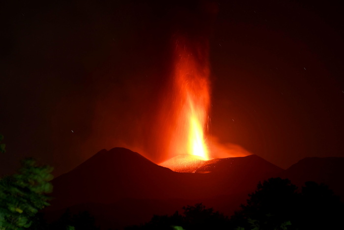 Ingv, conclusa fase parossistica Etna, riapre aeroporto Catania