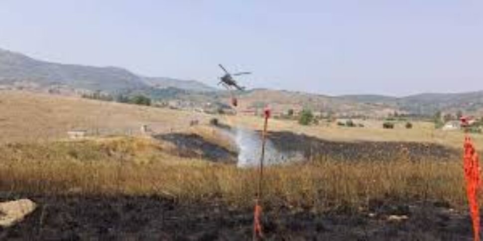 Incendio a Piana degli Albanesi, un operaio forestale è ferito ma non grave