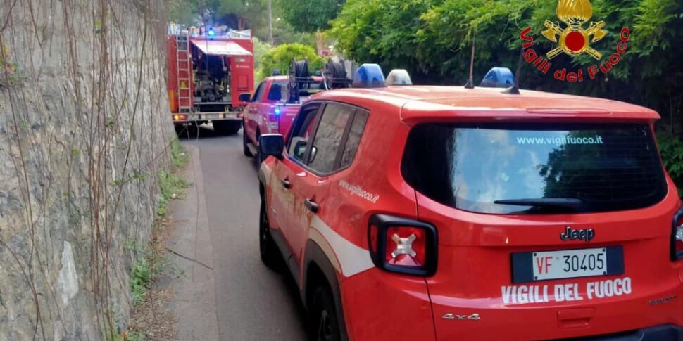 Incendio fra Vicari e Prizzi, mezzi aerei in azione