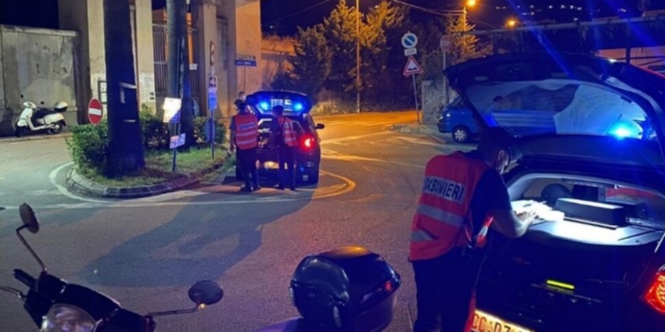 Isole Eolie, stretta nei controlli: denunciato un ristoratore che spacciava pesce surgelato per fresco