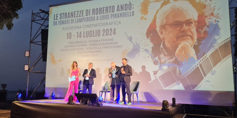 Parte la prima edizione della rassegna cinematografica di Acireale, sul palco Roberto Andò e Toni Servillo