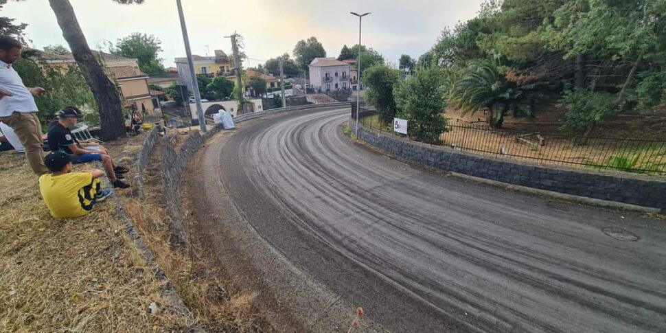 Pioggia di cenere dall'Etna, stop alla Cronoscalata Giarre-Montesalice-Milo