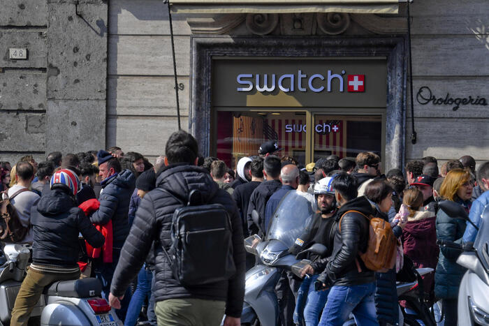 Scivolone di Swatch a Zurigo (-9,8%), semestre deludente