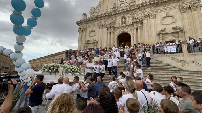 Bimbo morto in un pozzo: la mamma, 'voglio giustizia'