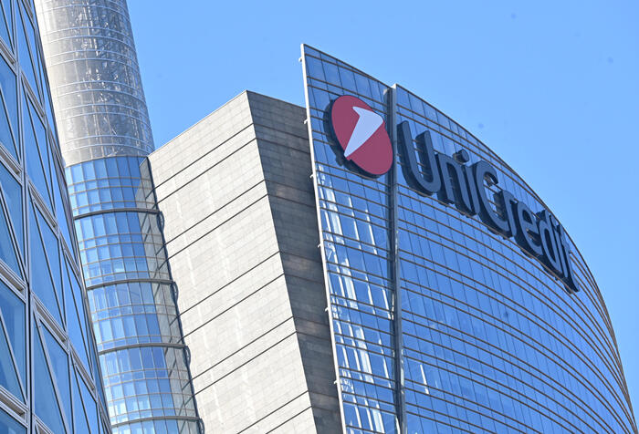 Unicredit, utile semestre previsto oltre 4,9 miliardi (+11%)