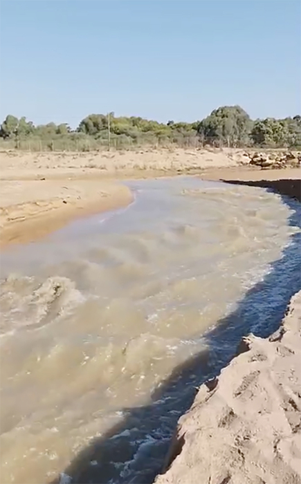 Selinunte, si rompe condotta e acqua finisce a mare