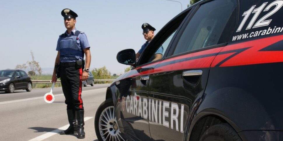 Ragusa, rapina e violenta una prostituta: arrestato ventenne