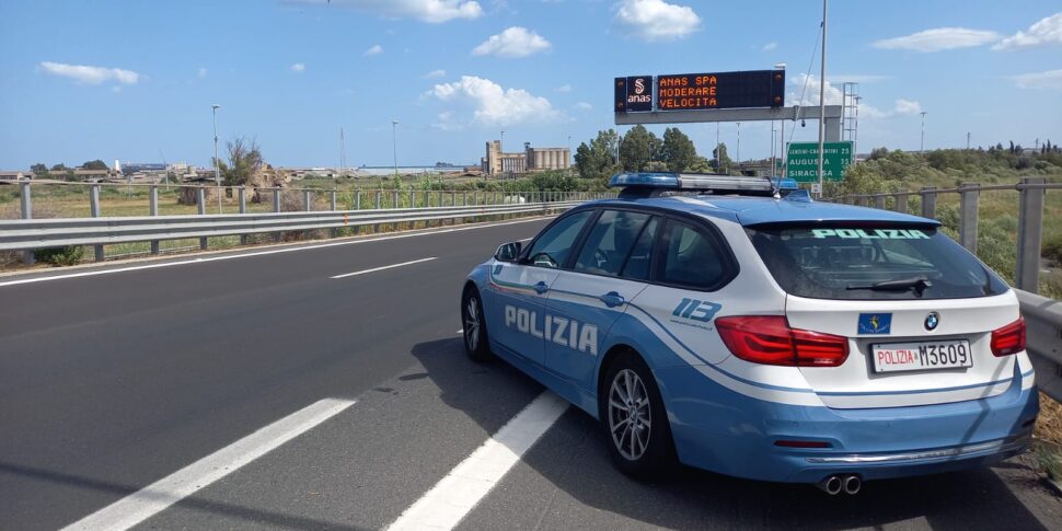 Catania, girava con un’auto vandalizzata e senza assicurazione: la vettura sotto sequestro