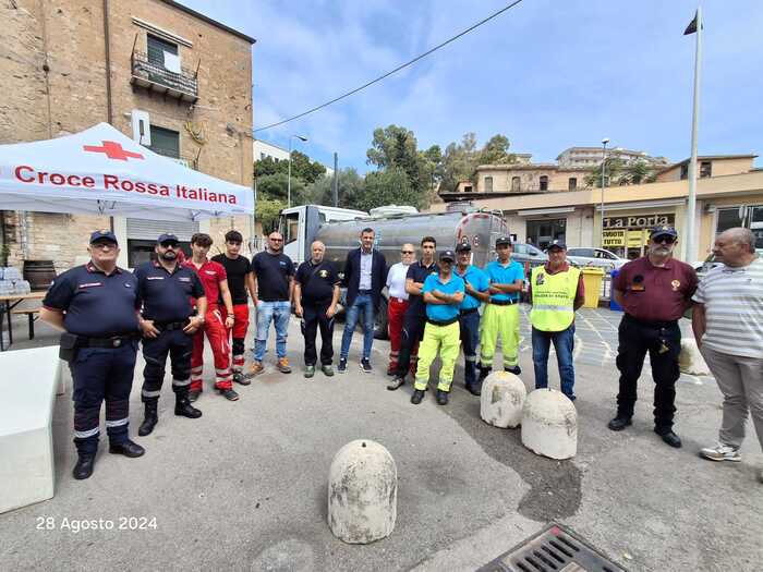 A Caltanissetta parte servizio di autobotti nei quartieri