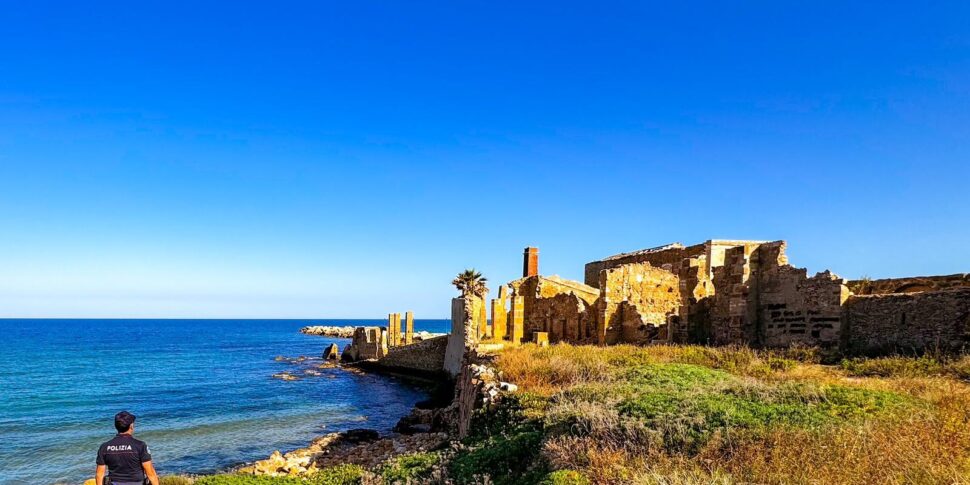 Avola, controlli in strada e in mare: sequestrati cinque veicoli, due multe per violazione del codice nautico