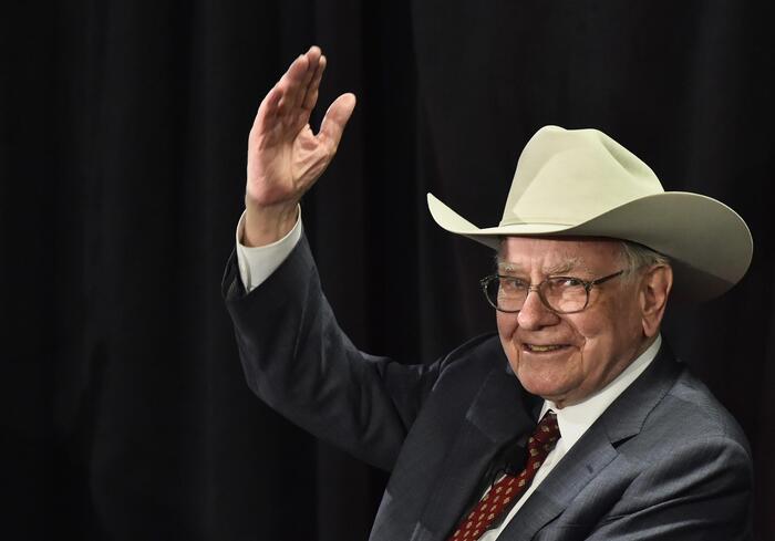 Berkshire Hathaway di Buffett vale 1.000 miliardi