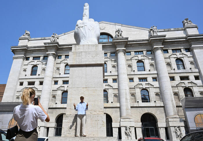 Borsa: l'Europa migliora dopo i dati Usa, Milano -0,7%