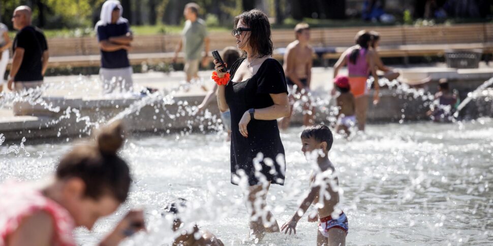 Arriva il picco di caldo, oggi bollino rosso in 19 città: in Sicilia il colonnino tocca 38 gradi