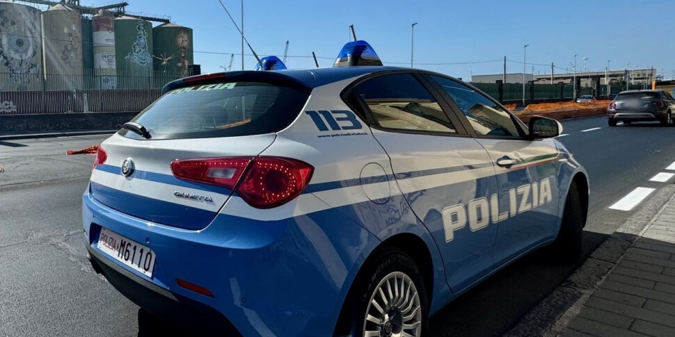 Catania, preso mentre prova a rubare un'auto grazie alla segnalazione di una residente: fuggono i due complici