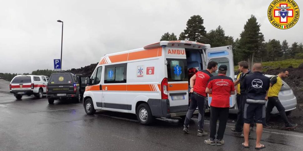 Ciclista cade lungo i sentieri dell'Etna, recuperato dal Soccorso alpino