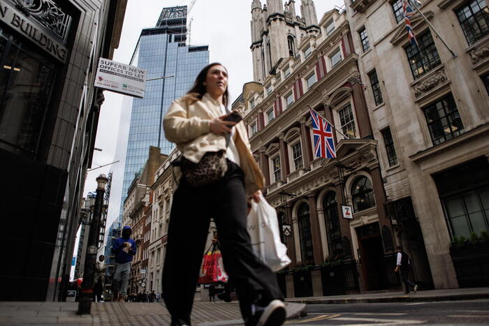 Le Borse europee chiudono ancora pesanti, Londra -2%