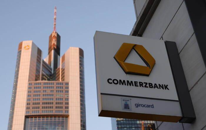 Cala l'utile di Commerzbank, buyback da 600 milioni