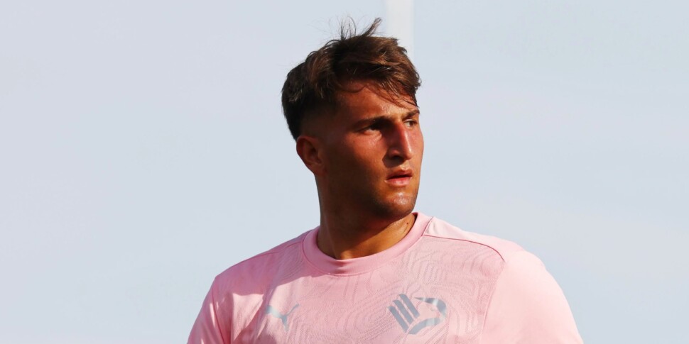 Palermo, Corona prolunga il contratto e va in prestito al Pontedera