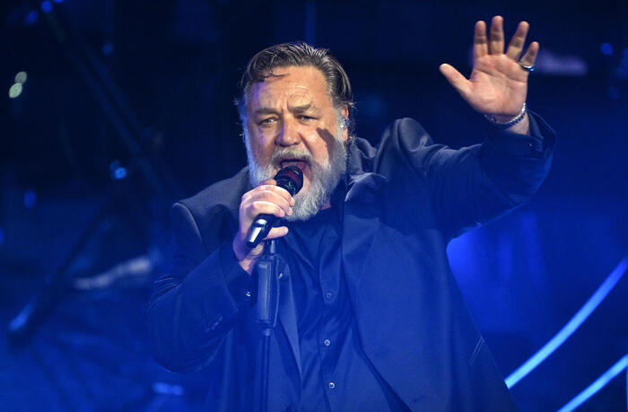 Russel Crowe conclude il suo tour di concerti a Noto