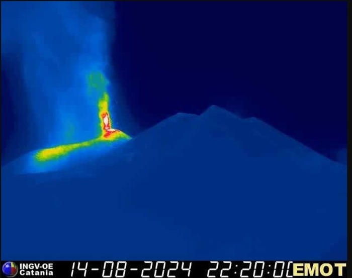 Conclusa all'alba eruzione Etna,per cenere lavica stop aeroporto