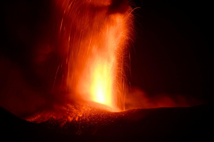 Etna: studio, così il magma si fa strada verso la superficie