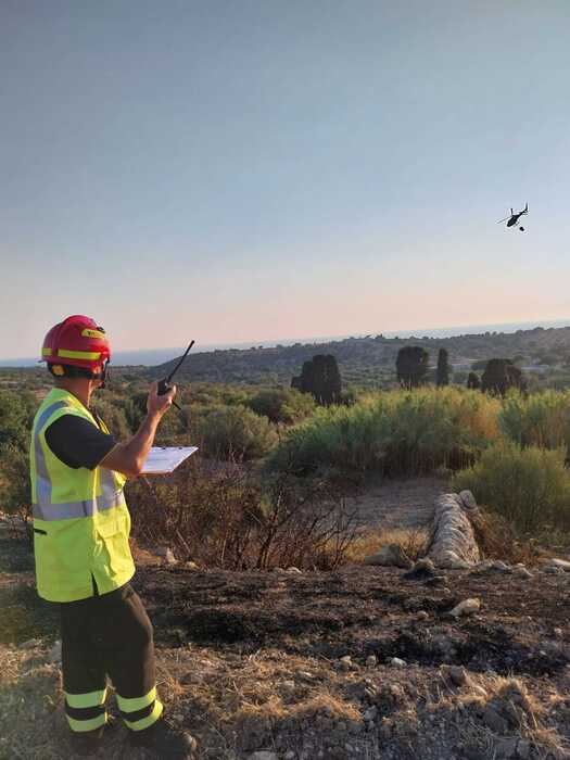 Otto incendi in Sicilia, intervento dei mezzi aerei