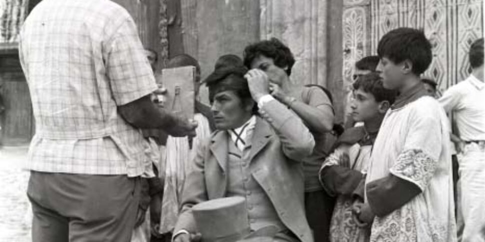 Le foto fuori-scena del Gattopardo esposte in piazza a Ciminna: negli scatti anche Alain Delon e Claudia Cardinale