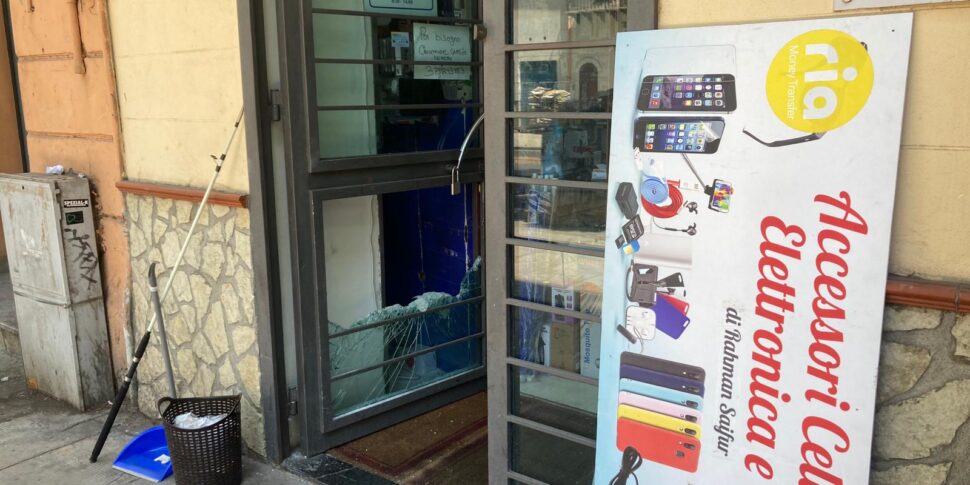 Palermo, furto con spaccata in un negozio di elettronica