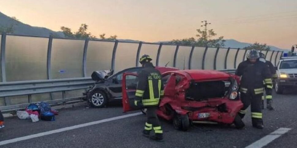 Messina la piccola Martina morta nell'incidente in Campania: il carcere di Gazzi offre assistenza al padre agente penitenziario