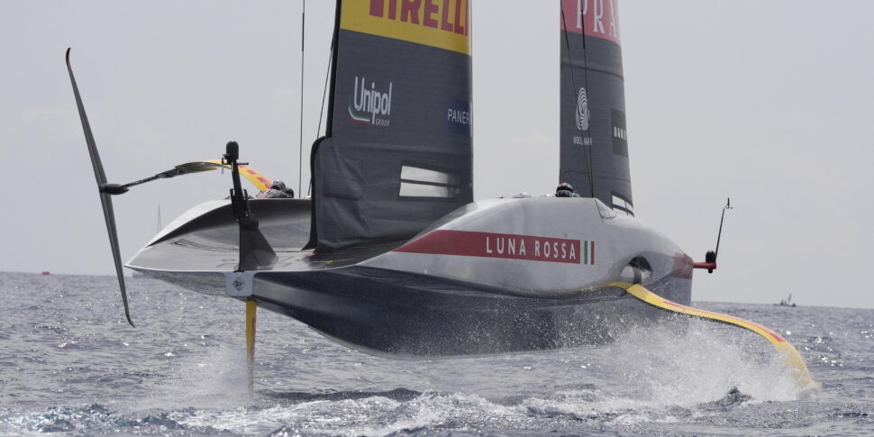 Doppietta Luna Rossa, la barca italiana manda ko American Magic e Britannia