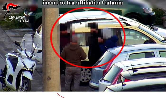 Sgominato gruppo Cosa nostra in rione Catania, 13 arresti