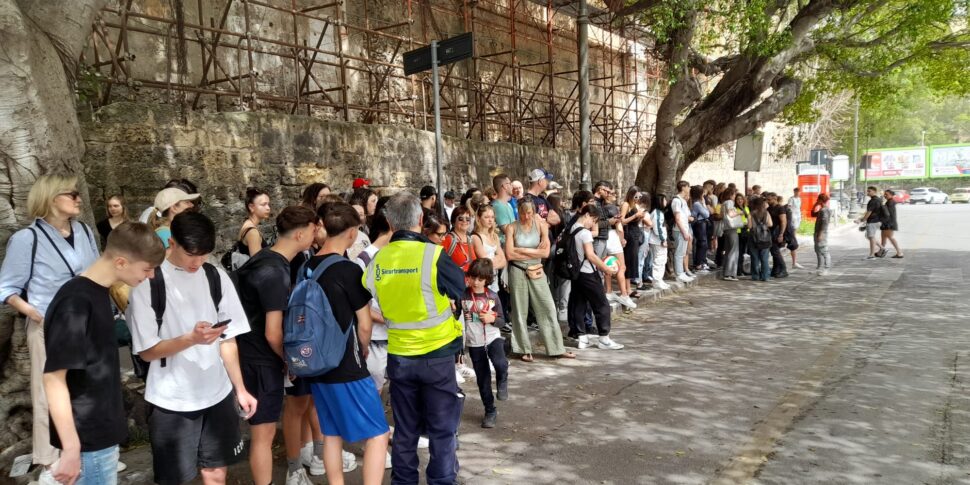 Palermo, gli autisti dell'Amat malati del dopo Ferragosto lasciano a piedi turisti e cittadini