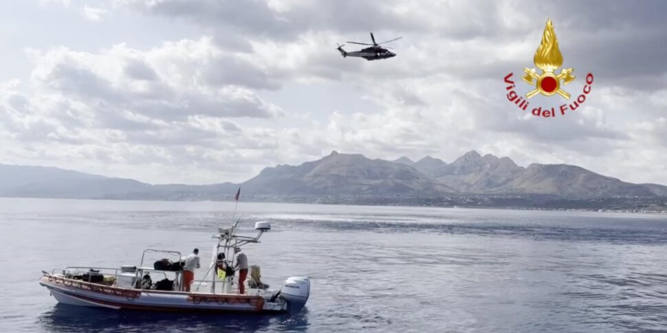 La barca affondata, il racconto del comandante della nave olandese: «Così li abbiamo soccorsi»