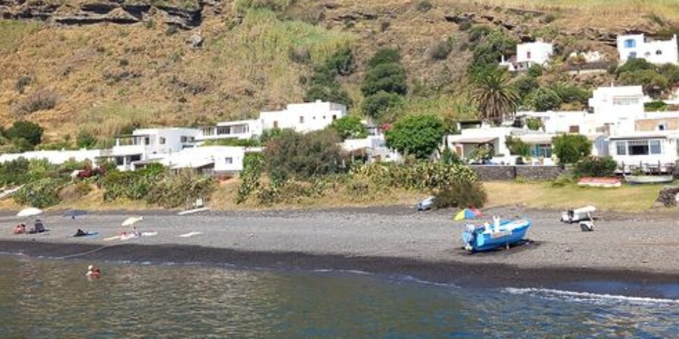 Stromboli, allerta gialla: torna regolare lo sbarco dei turisti dalle minicrociere