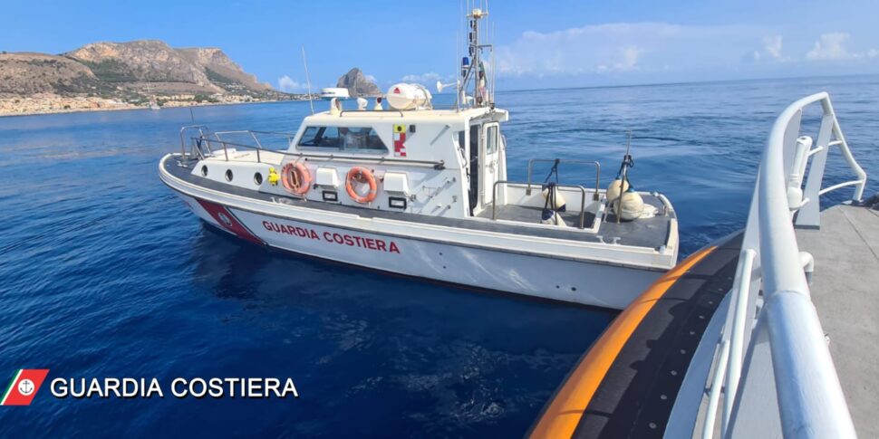 Nelle ricerche a Porticello impegnate tre squadre di sub, due della guardia costiera e una dei vigili del fuoco